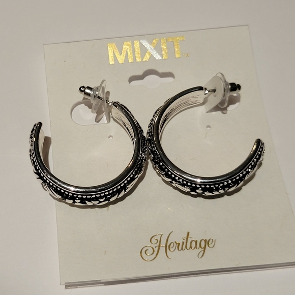Mixit Heritage Hoop Earrings - Picture 3 of 7